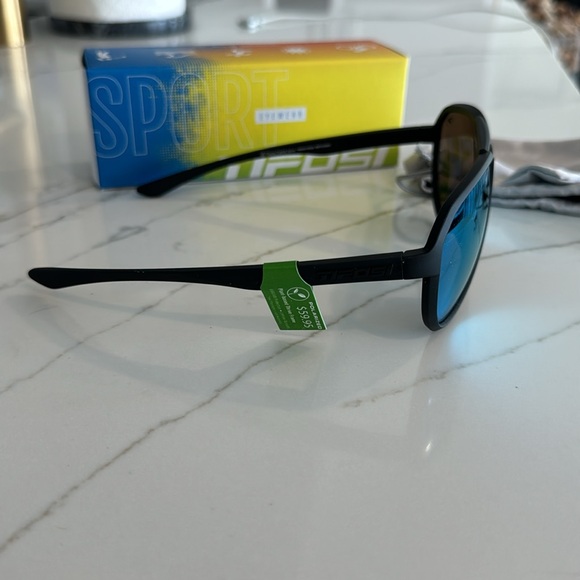 Sunglasses lifestyle, running - Picture 2 of 2